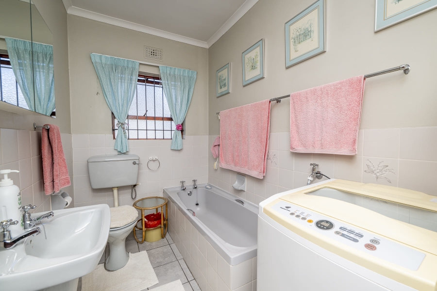 4 Bedroom Property for Sale in Protea Heights Western Cape